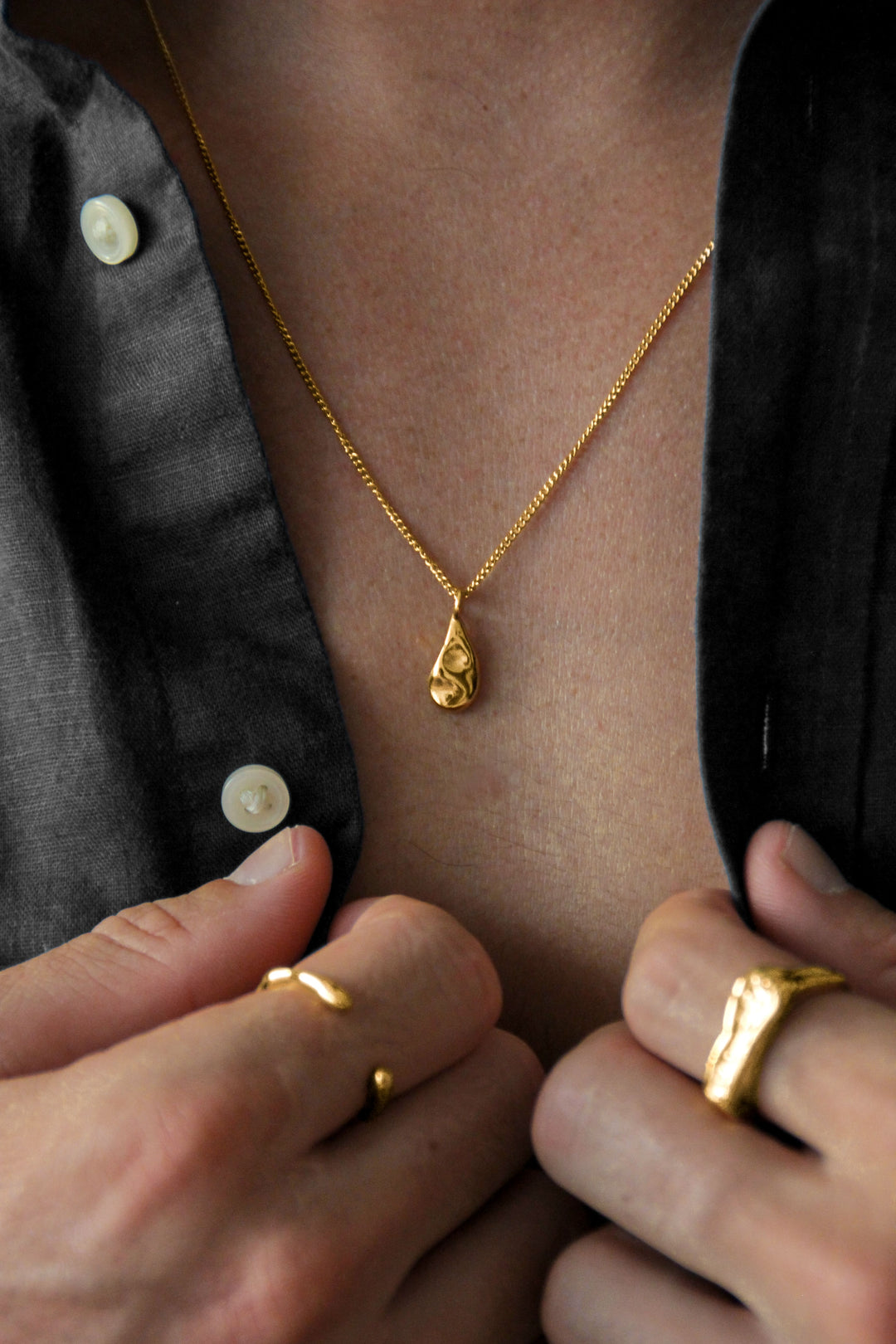 goutte necklace